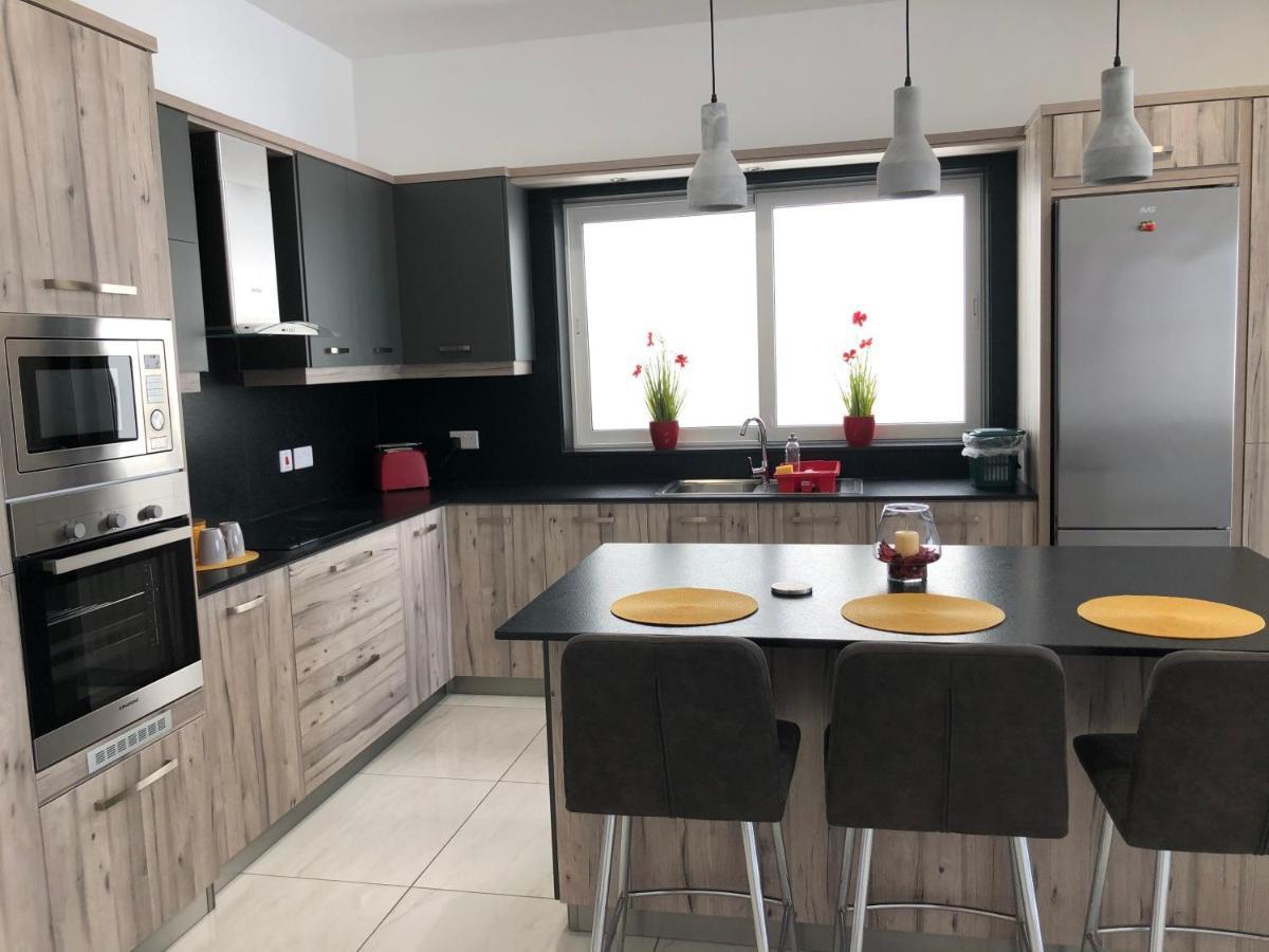 Penthouse In Marsaxlokk With Panoramic Views: 3 Bedrooms, 2 Baths Ngoại thất bức ảnh